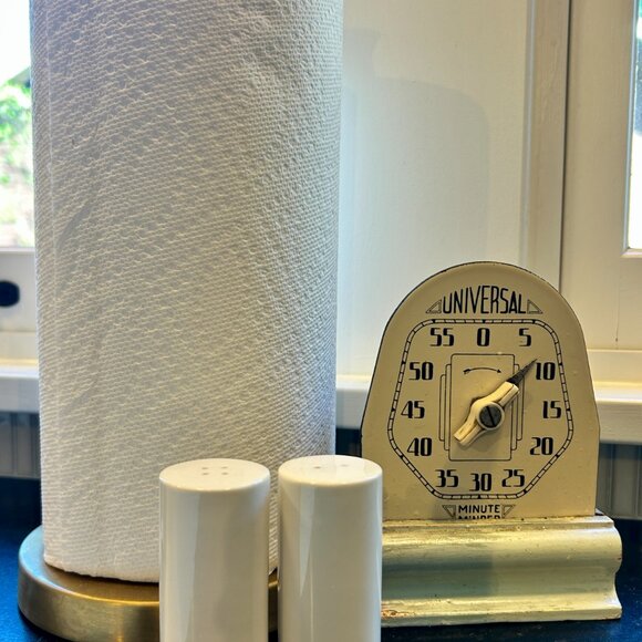 Kate Spade Daisy Place by Lenox Salt & Pepper Shakers - Picture 7 of 7